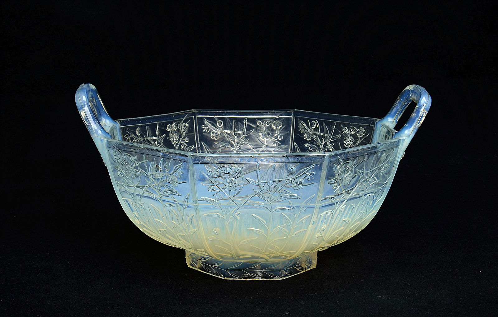 Sowerby opalescent Blanc de Lait, large 8 sided bowl with 2 handles, ribbed and flower decoration