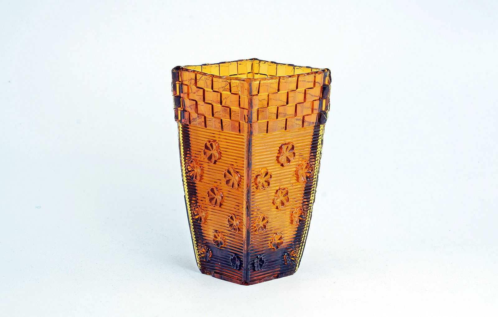 Sowerby gold amber, small vase with squares and flower decoration