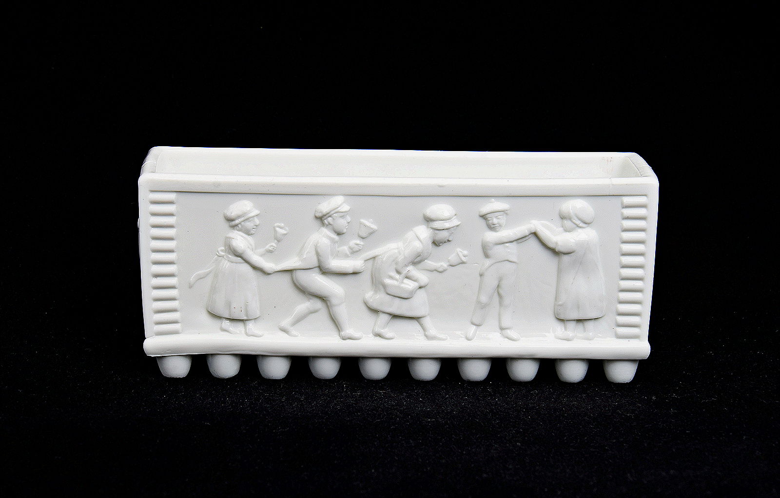 Sowerby opal white, Nursery Rhyme, Oranges and Lemons, oblong table decoration