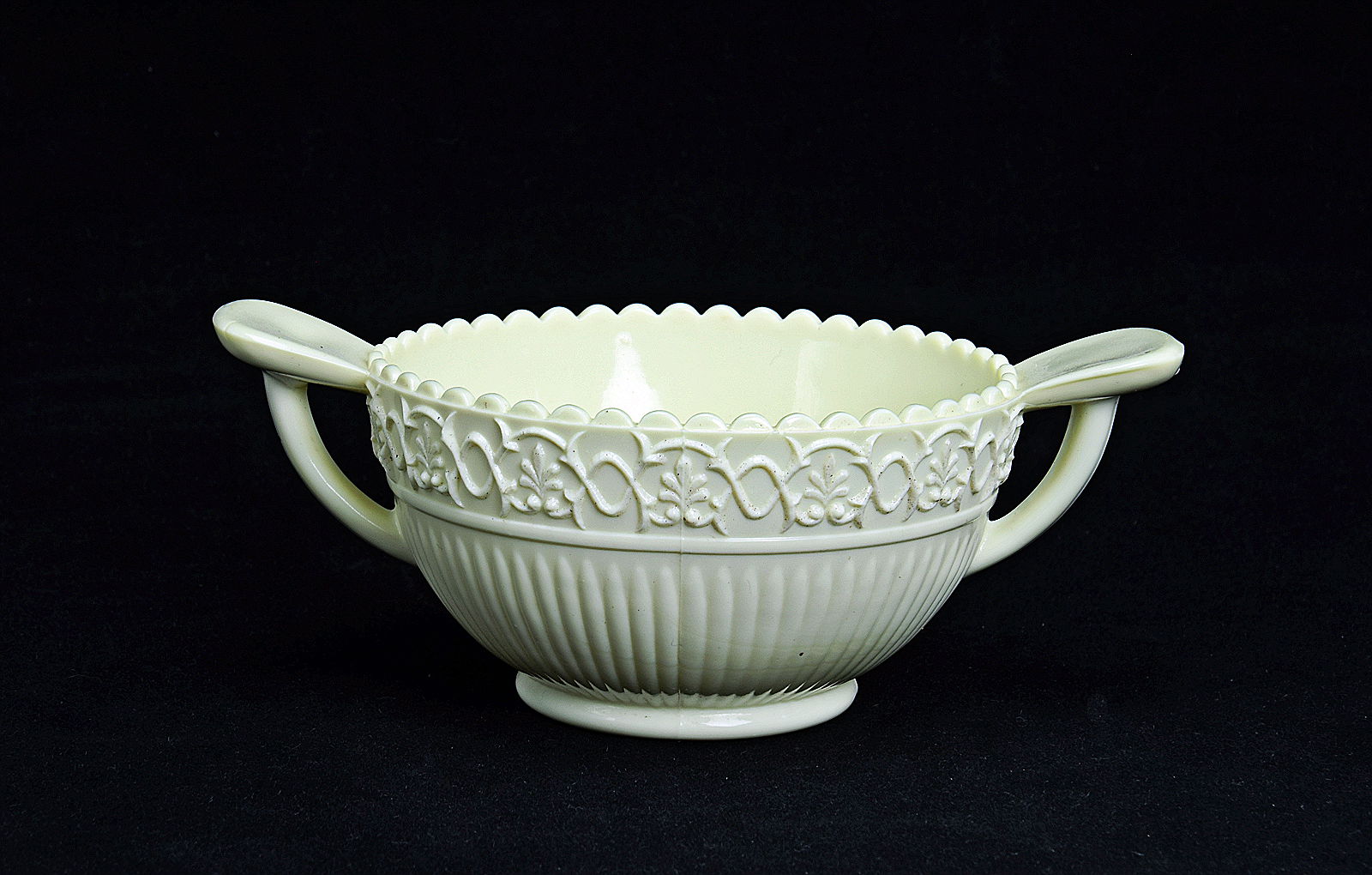 Sowerby Ivory Queensware, small round bowl with two handles in oriental style