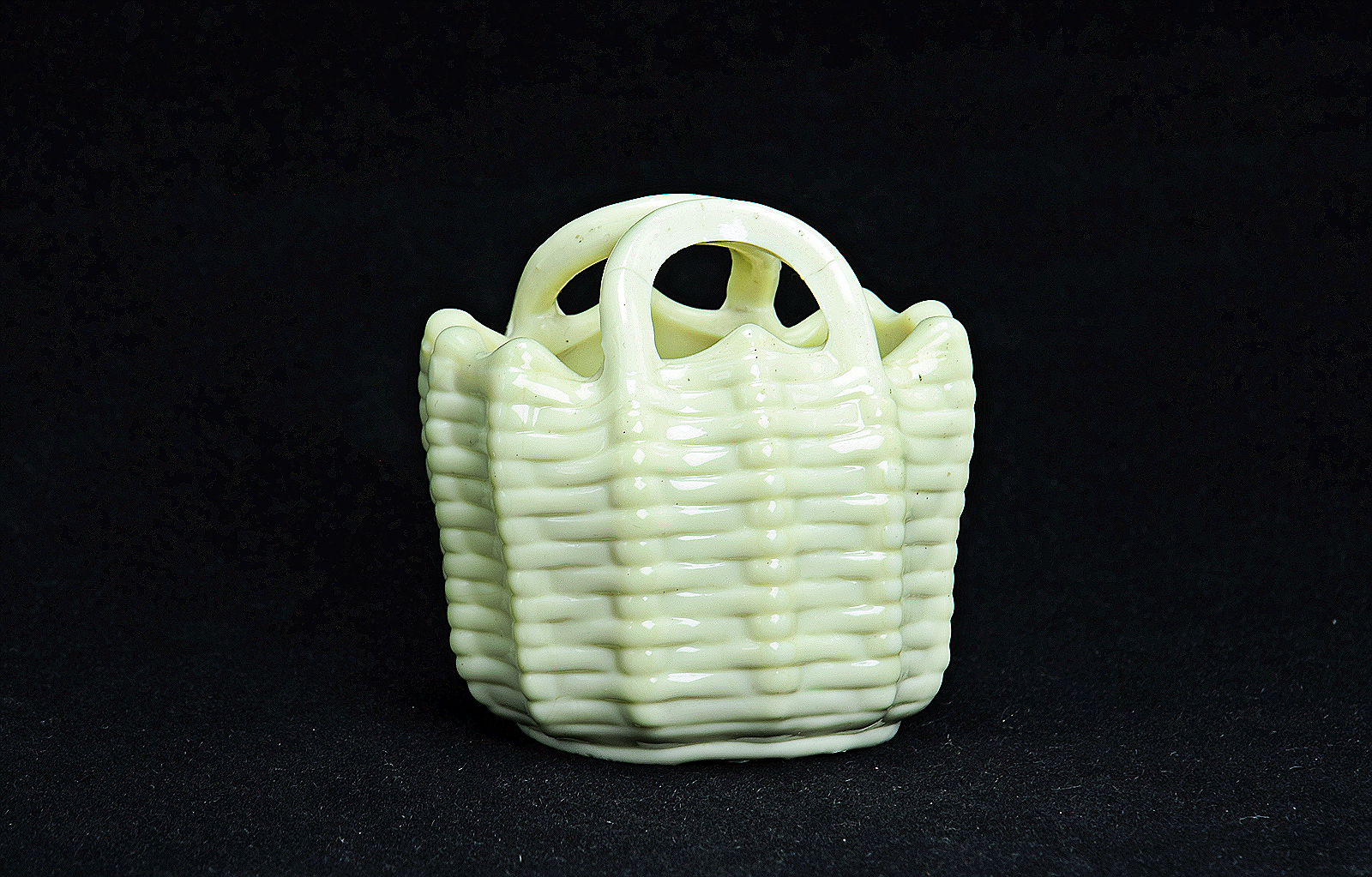 Sowerby Ivory Queensware, small crimped basket with basket weave pattern