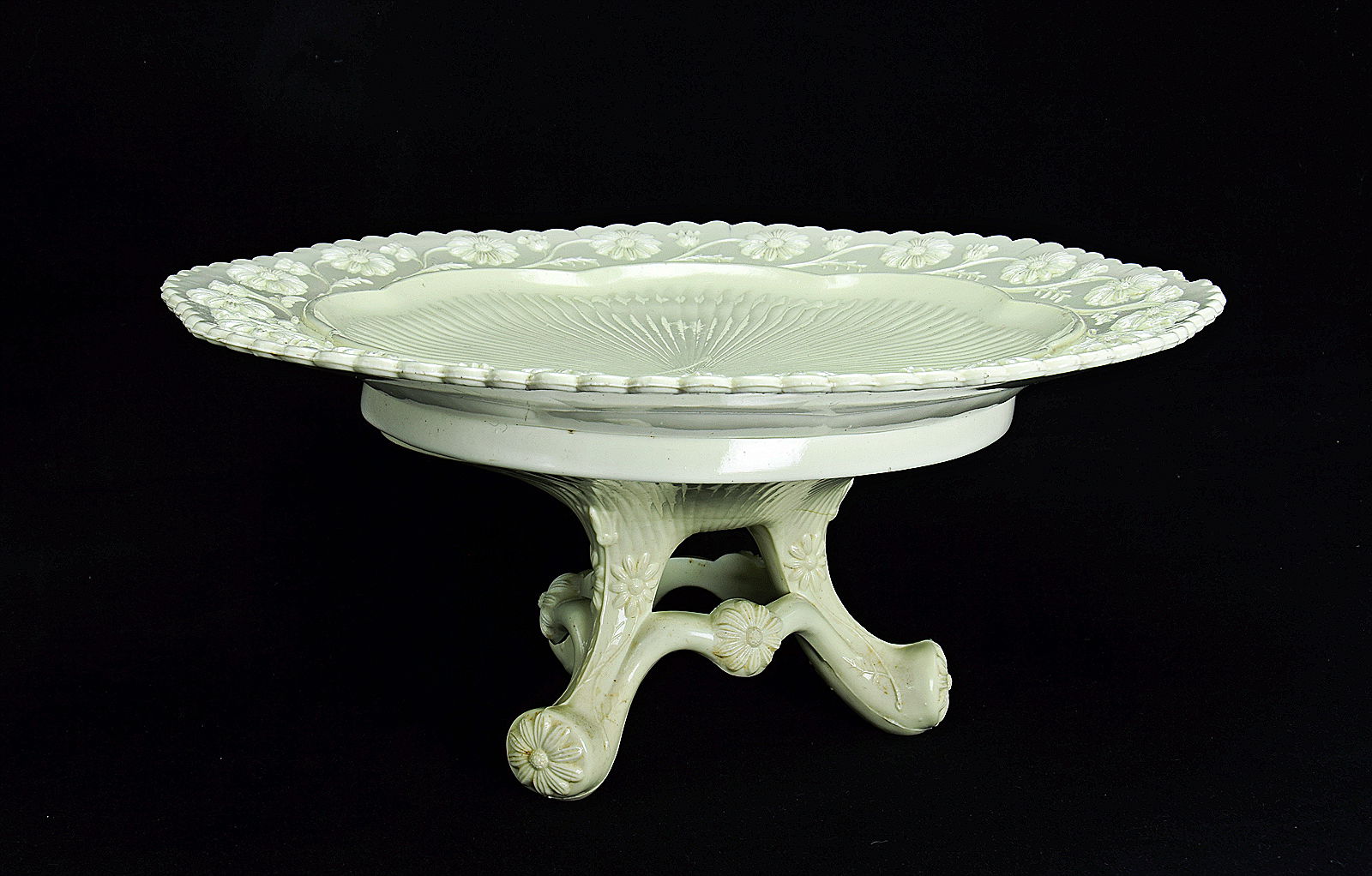 Sowerby Ivory Queensware, large Queensware plate on comport base with 3 feet and flower decoration
