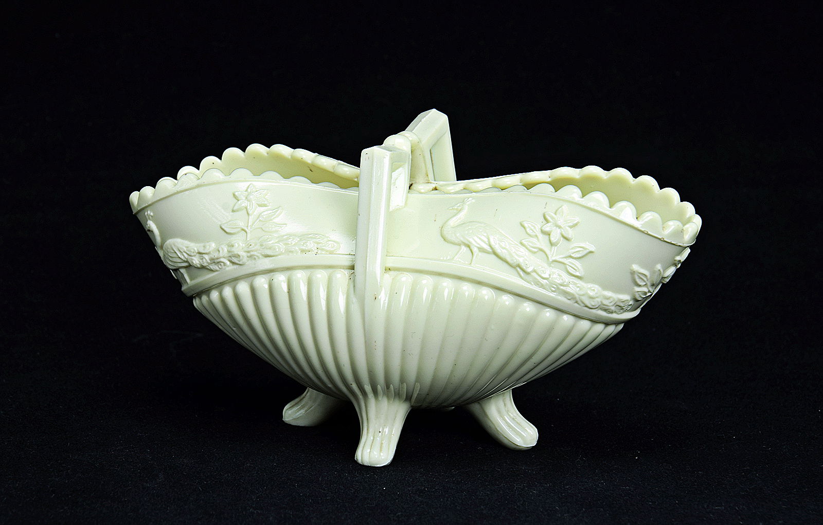 Sowerby Ivory Queensware, crimped sugar bowl with peacock decoration