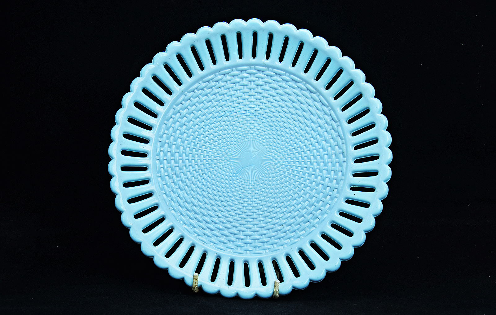 Sowerby turquoise blue, glass ribbon plate