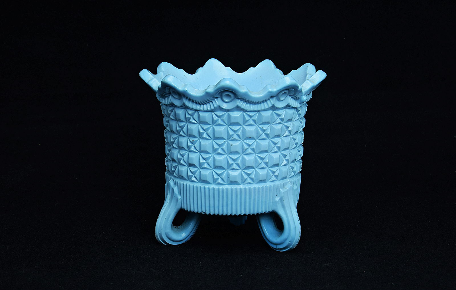 Sowerby turquoise blue, vase with 3 curled feet